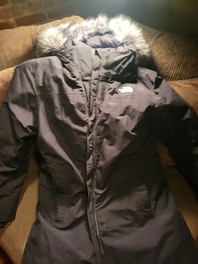 The North Face Women's Black Insulated Parka with Faux Fur Hood